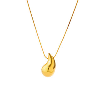 ELEGANTE COLLAR EN ACERO